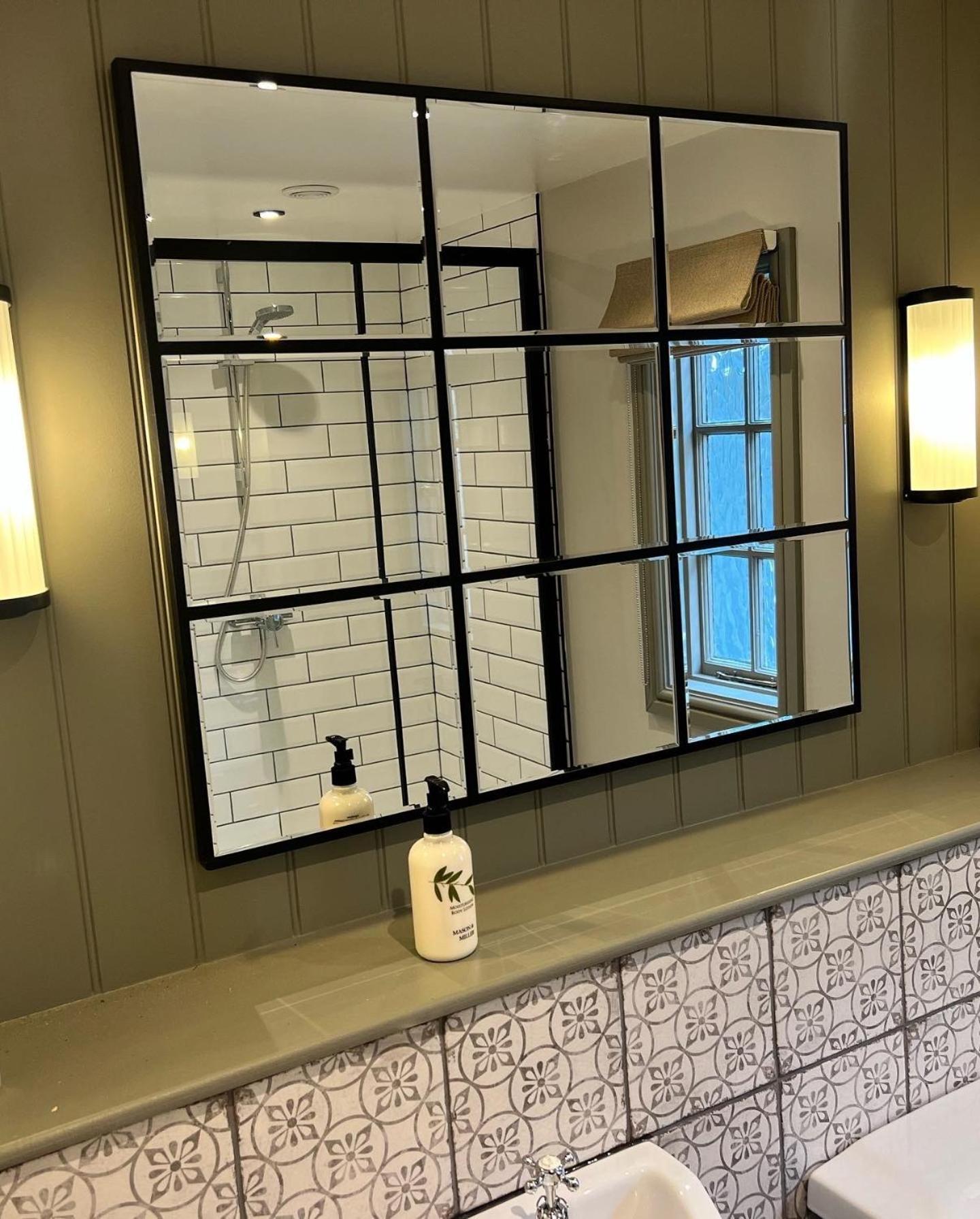 The Punchbowl Inn Woodstock Room photo
